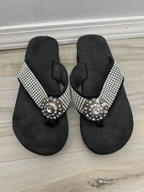 Montana West Black Crystal-Studded Jeweled Flip Flop Sandals